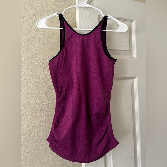 Lululemon in the flow tank - Picture 2 of 5